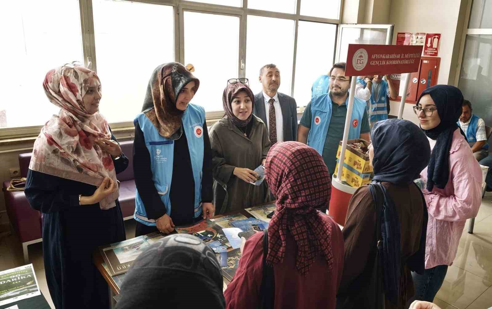 universite-ogrencilerine-diyanet-genclik-merkezi-tanitildi
