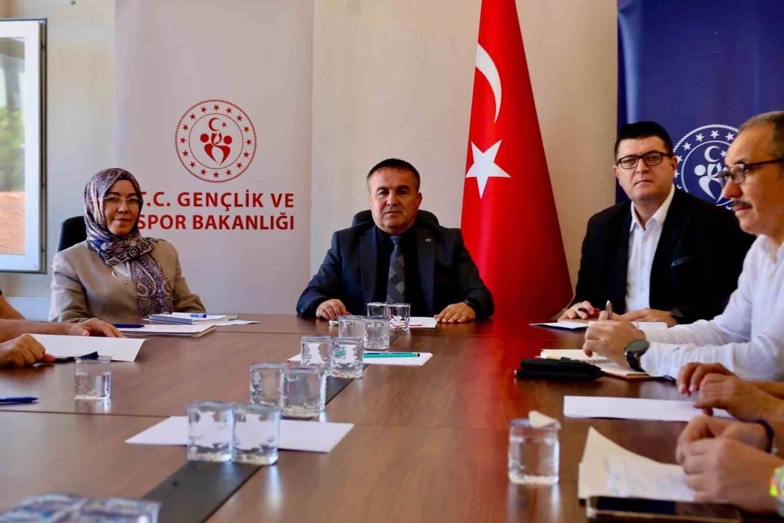 genclik-ve-spor-il-mudurlugunde-koordinasyon-toplantisi