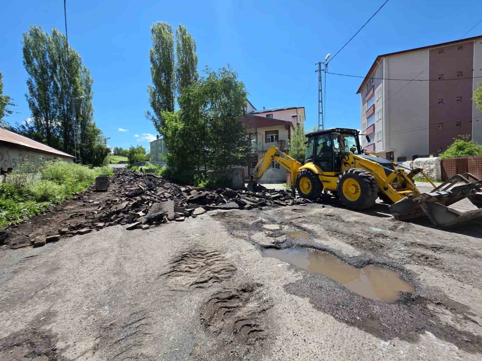 bozulan-asfalt-yollar-bastan-sona-yenileniyor