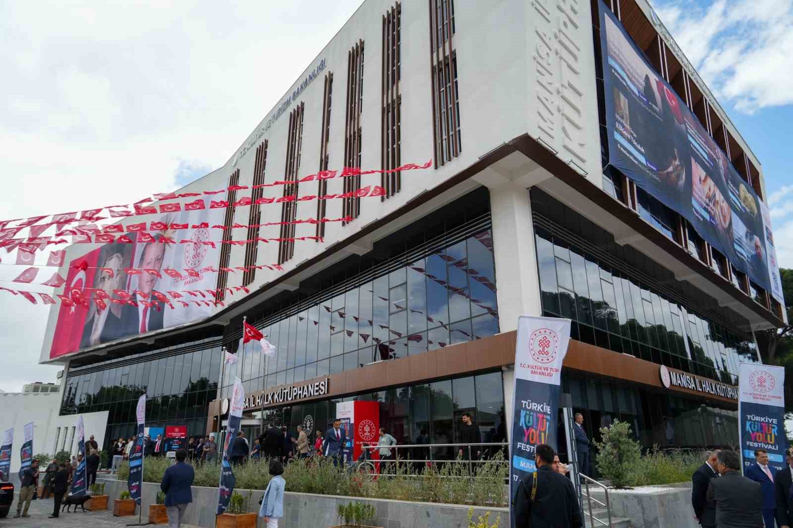 manisa-nin-bilgi-ussu-490-bin-ziyaretciyi-agirladi