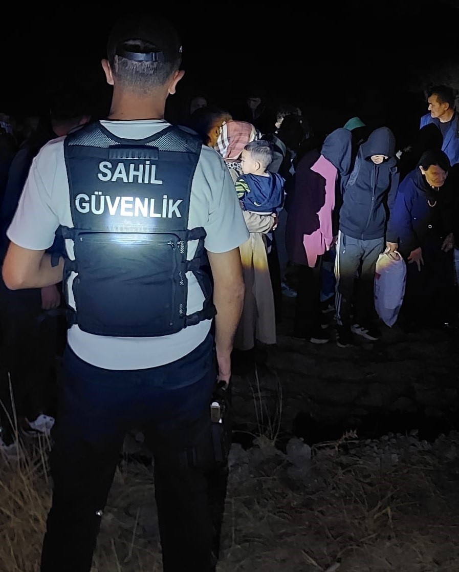 canakkale-de-29-kacak-gocmen-yakalandi