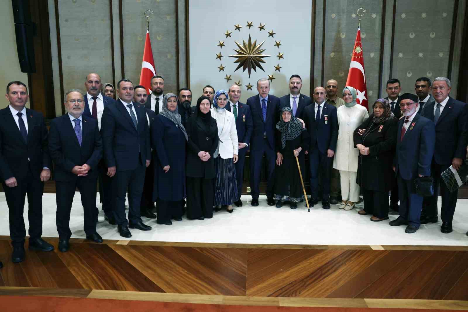 cumhurbaskani-erdogan-simdiye-kadar-sehitlerimizin-emanetlerine-ve-gazilerimize-devletimizin-tum-imkanlarini-seferber-ederek-sahip-ciktik