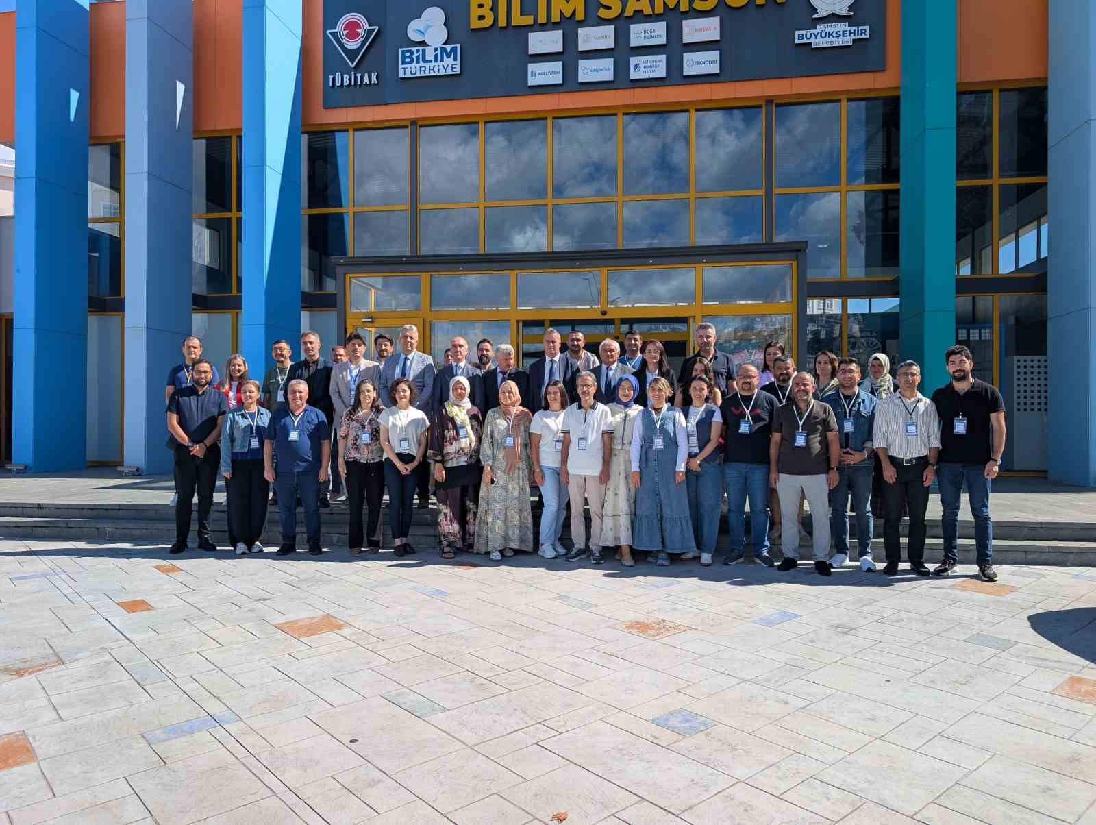 sosyal-bilgiler-ogretmenleri-metaverse-ile-dijital-icerik-uretecek