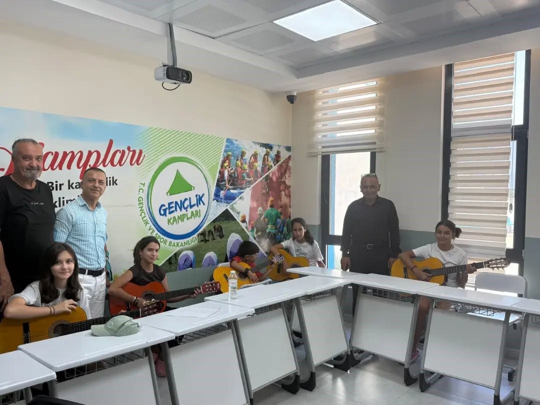yenipazar-da-yaz-tatili-muzikle-degerlendiriliyor