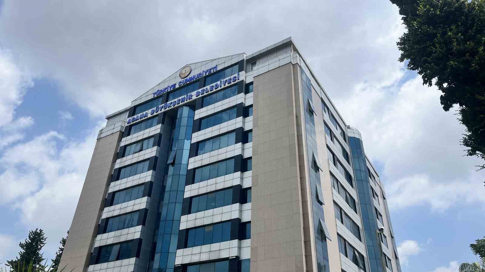adana-buyuksehir-belediyesinin-485-9-milyon-liralik-borcuna-vatandaslardan-tepki