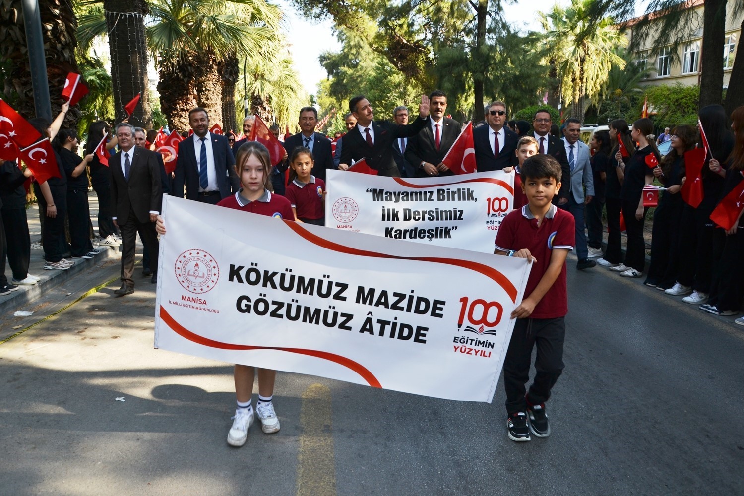 manisa-da-270-bin-ogrenci-icin-ders-zili-caldi