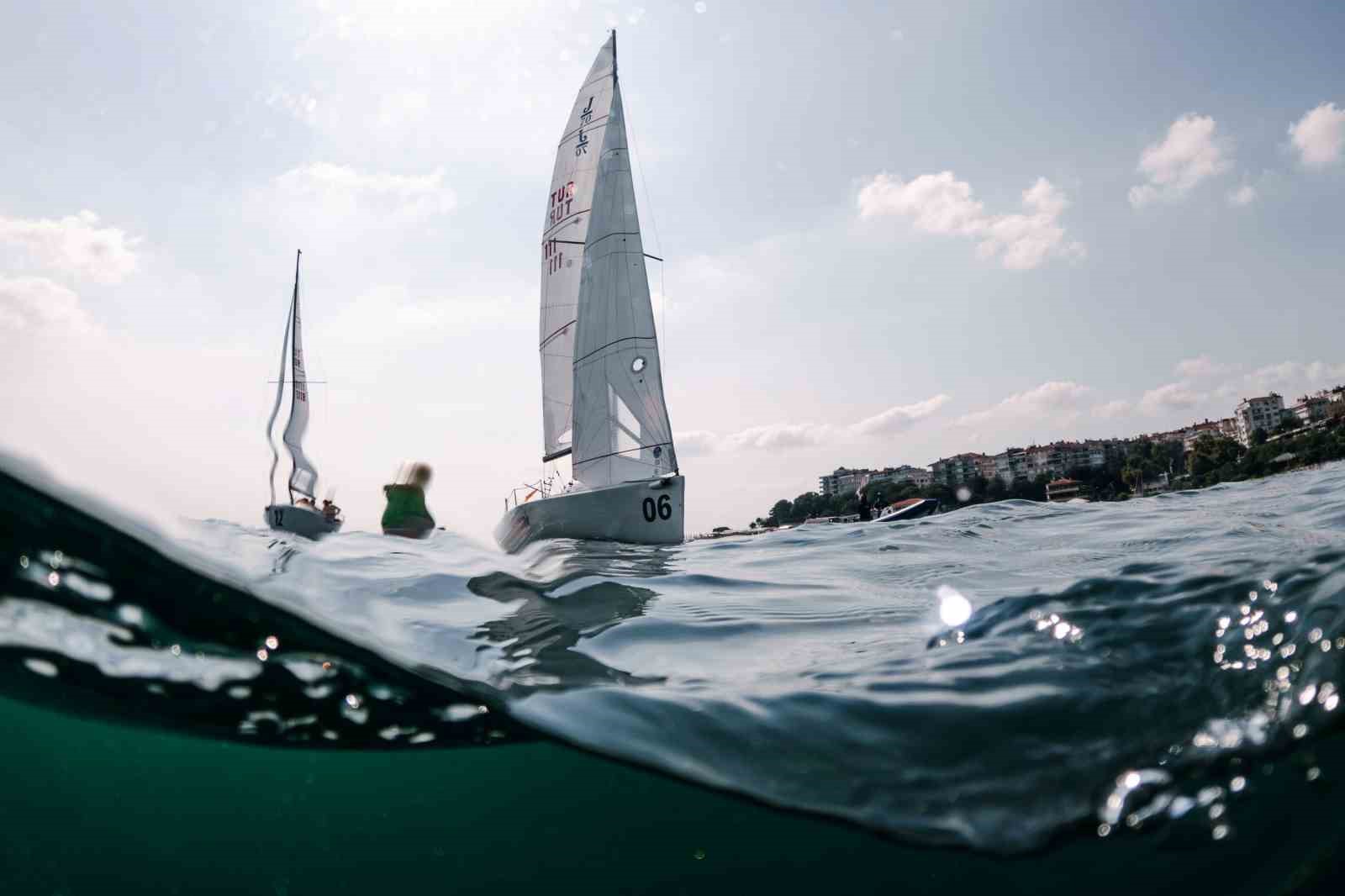 tayk-eker-olympos-regatta-j70-match-race-ve-hareketli-salma-yarislariyla-devam-ediyor