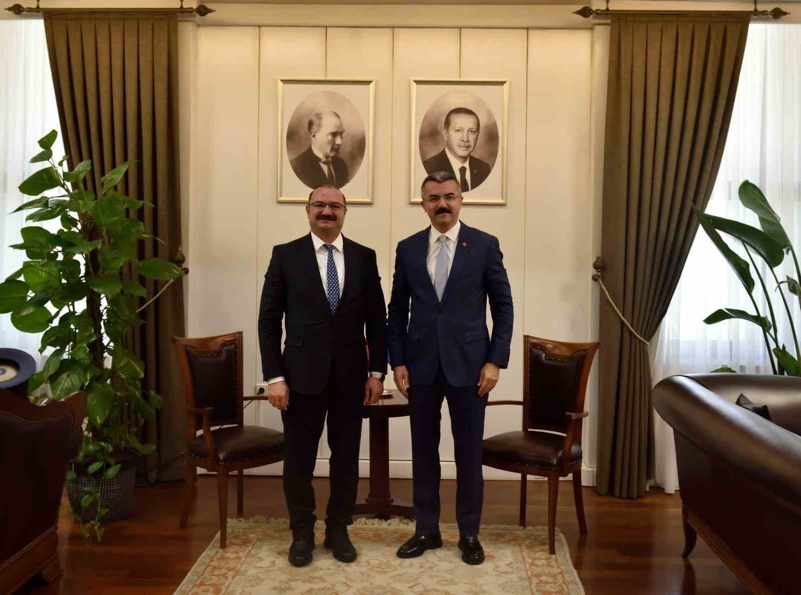 rektor-hacimuftuoglu-ndan-mgk-genel-sekreteri-okay-memis-e-ziyaret