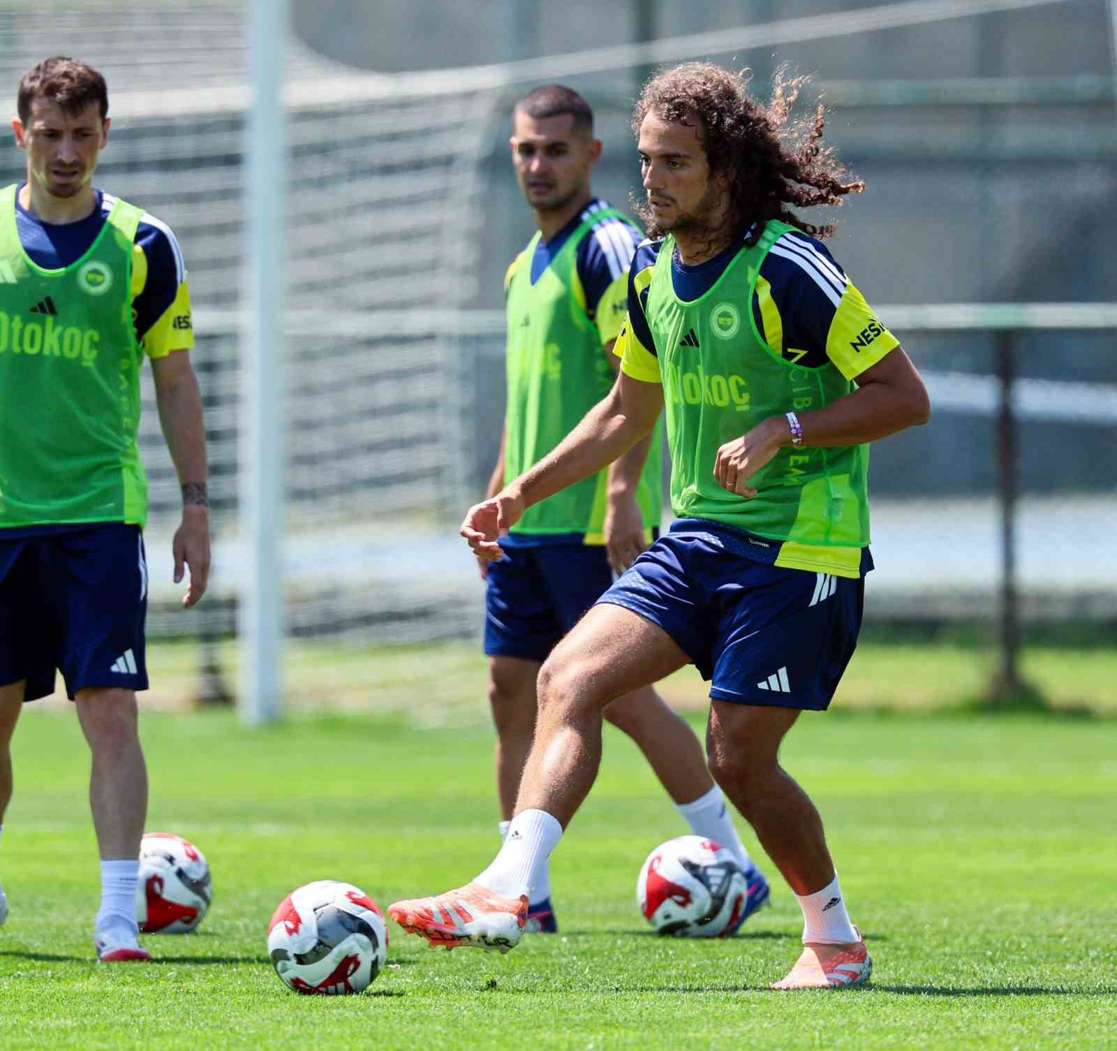 fenerbahce-de-yeni-sezon-hazirliklari-devam-ediyor