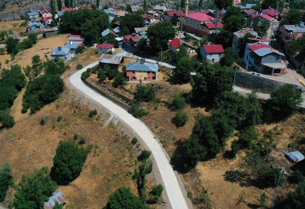 ordu-nun-kirsalinda-beton-yol-calismalari-suruyor