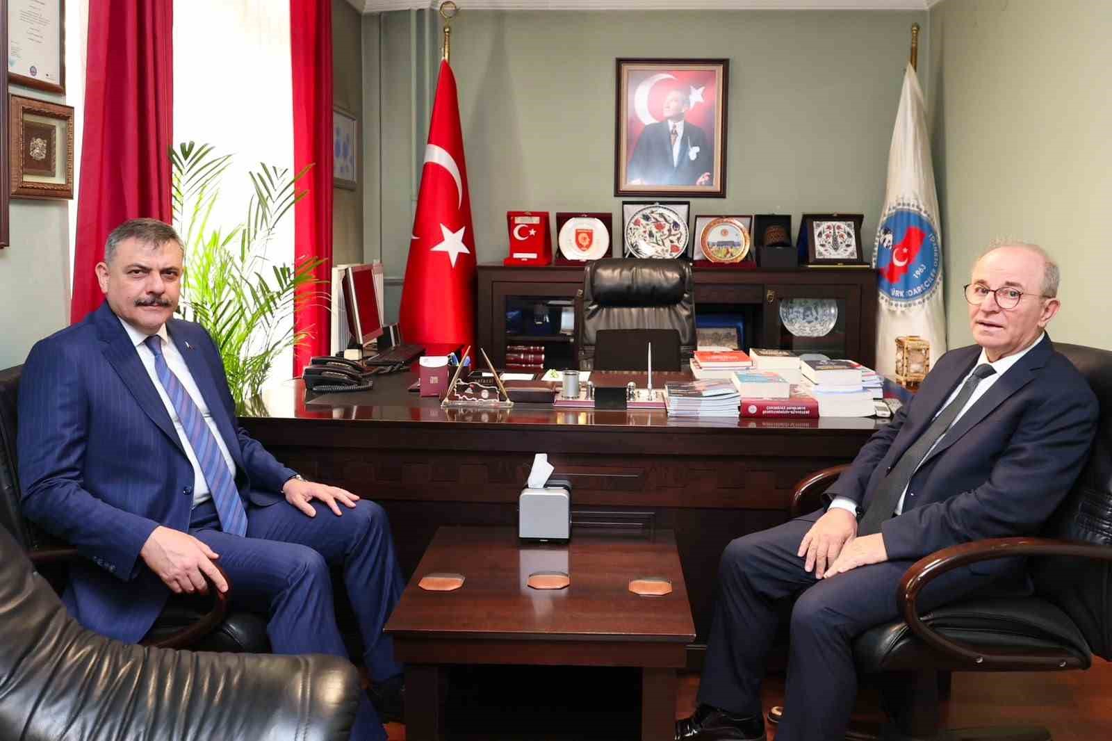 bakan-ciftci-den-turk-idareciler-dernegi-ne-ziyaret