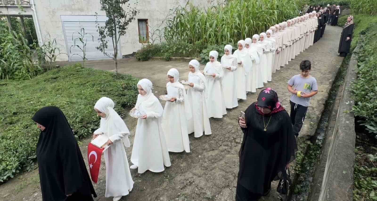 zeno-da-kiz-hafizlar-torenle-icazetlerini-aldi
