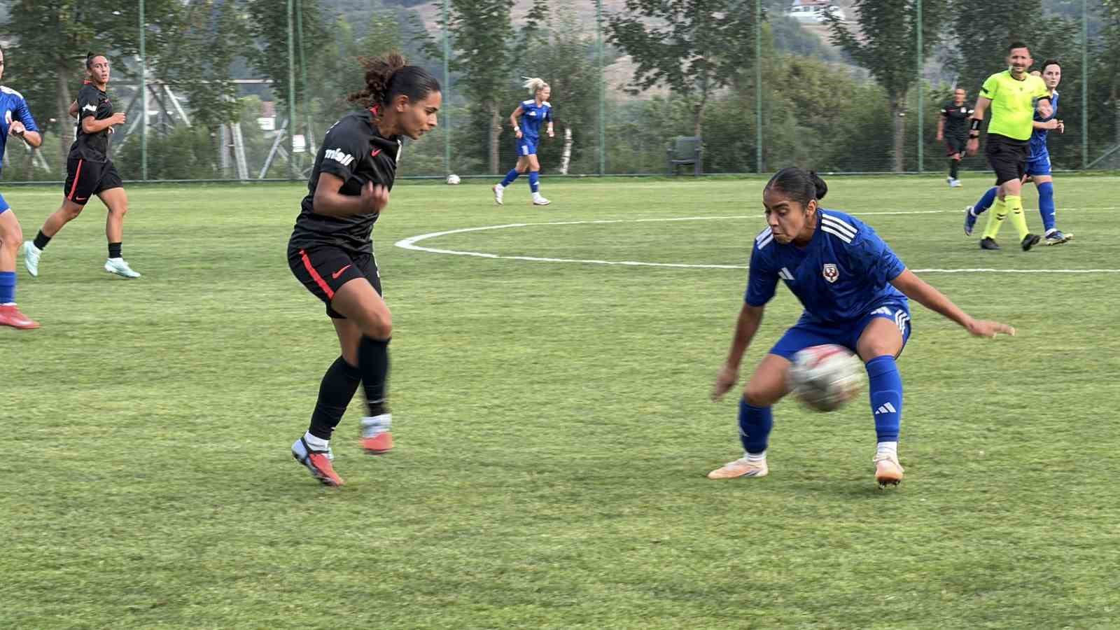 hazirlik-maci-besiktas-kadin-futbol-takimi-3-fomget-1