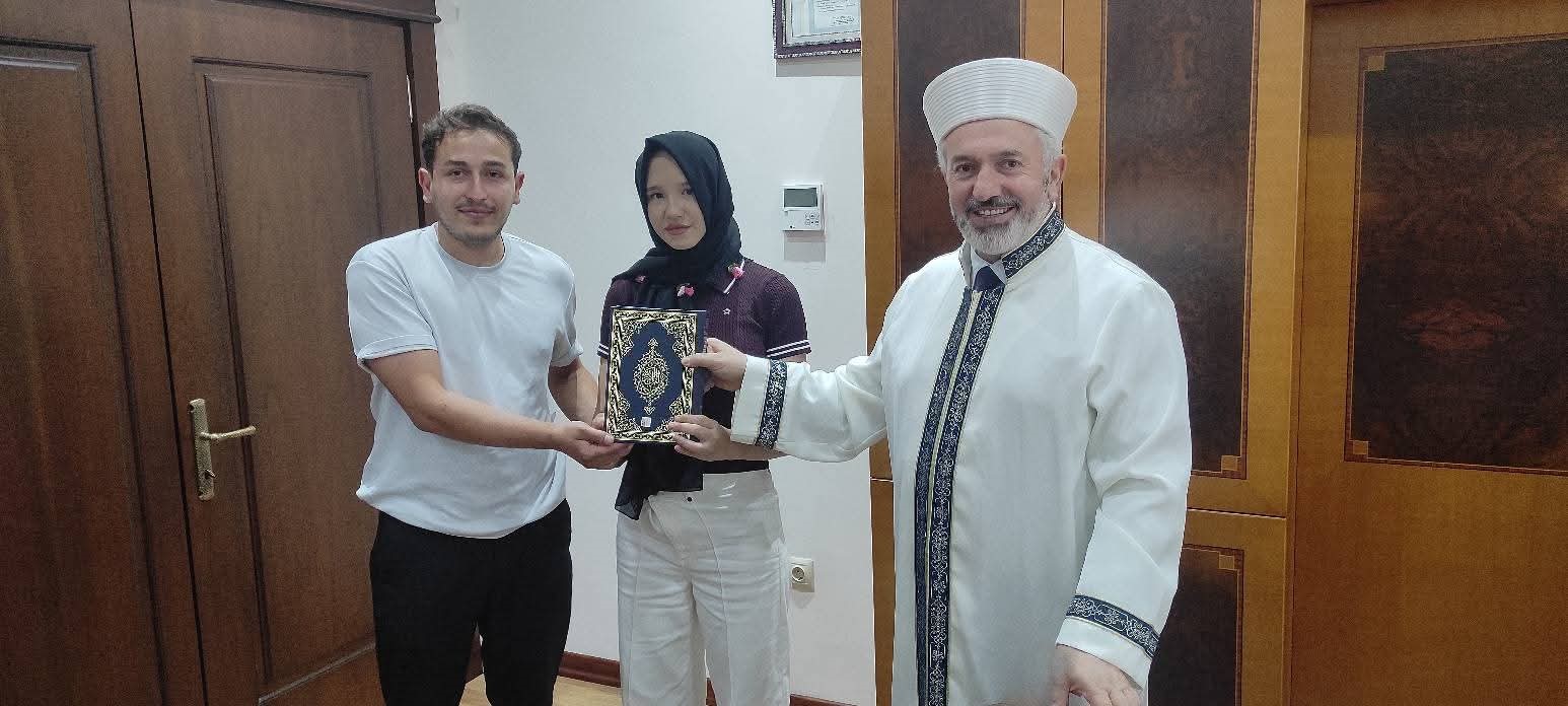 ukraynali-anhelina-musluman-oldu-ayla-ismini-aldi