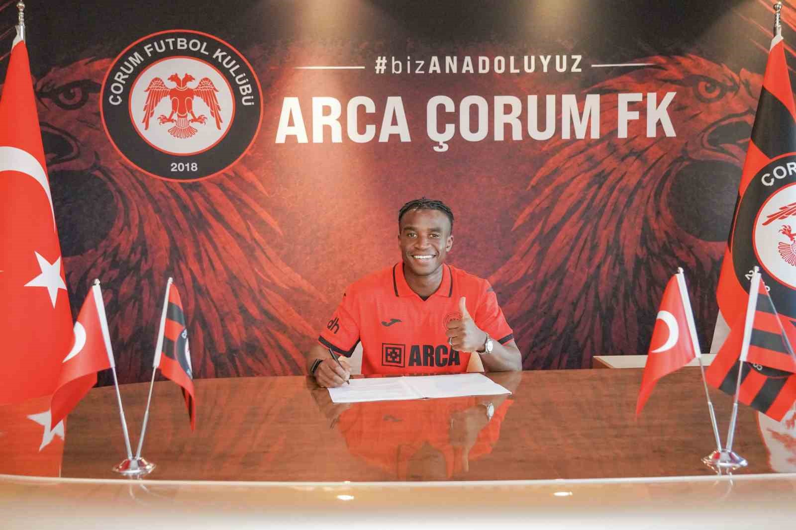 corum-fk-youssoufa-moukoko-yu-renklerine-bagladi