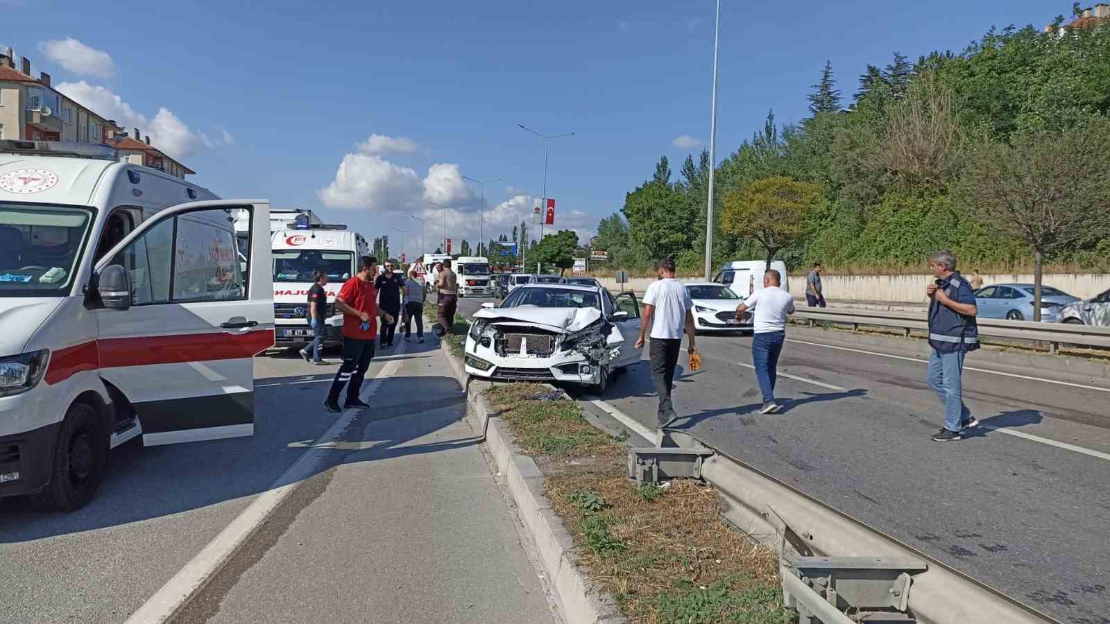 havza-da-zincirleme-trafik-kazasi-2-yarali