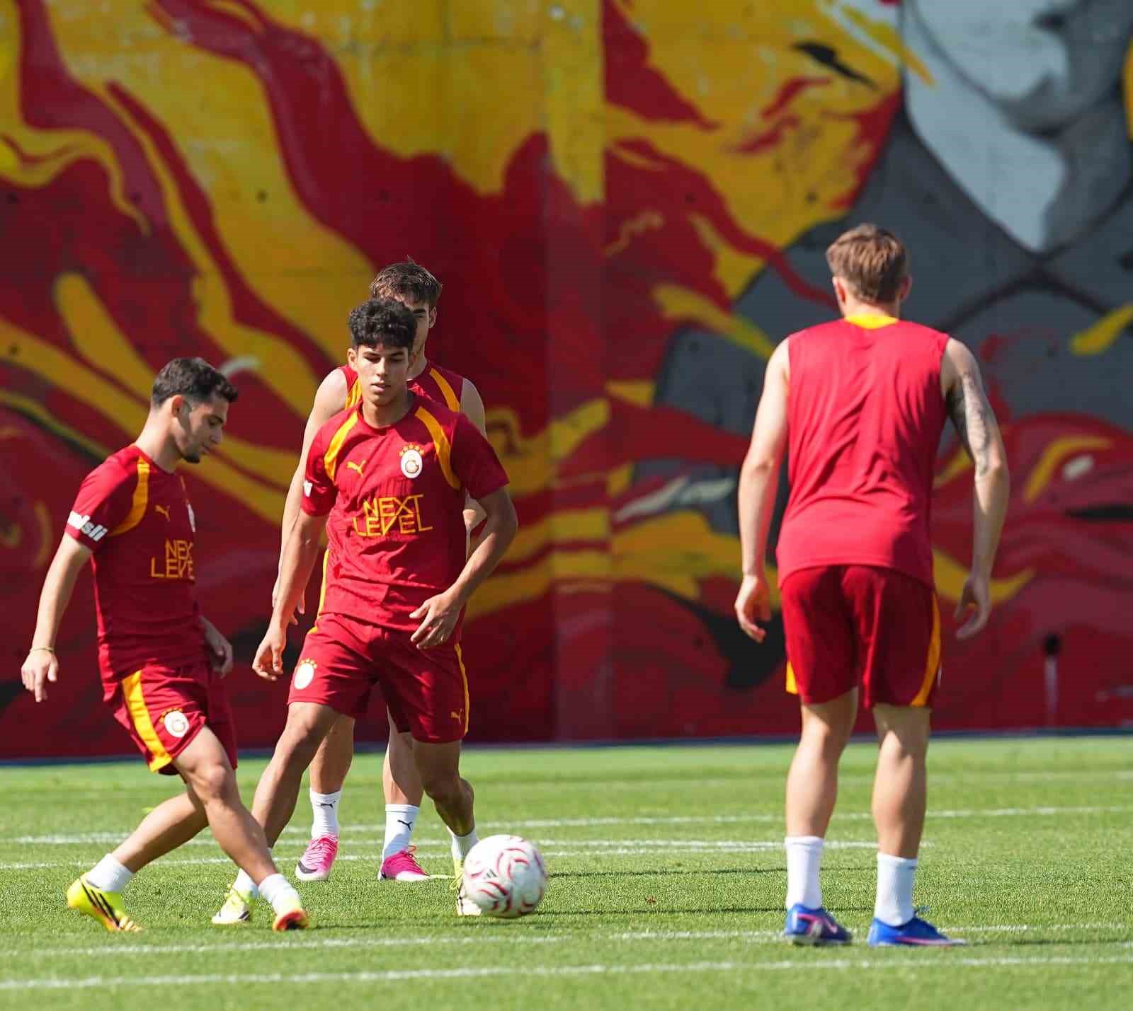 galatasaray-yeni-sezon-hazirliklarina-devam-etti