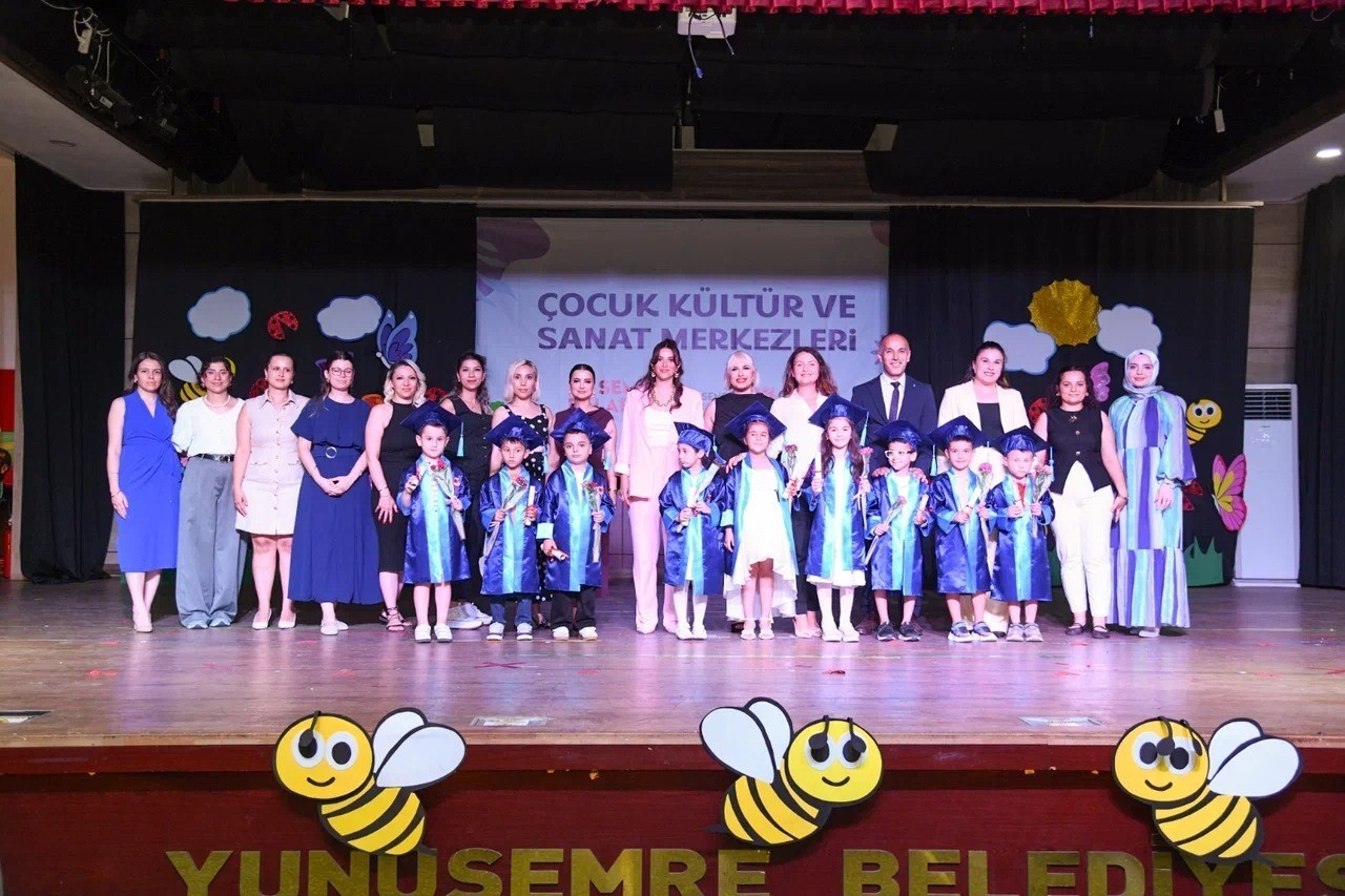 minikler-gosterileriyle-ailelerini-gururlandirdi