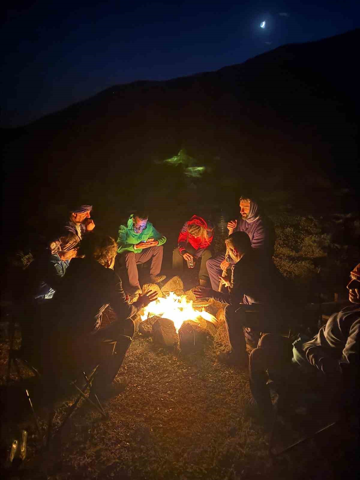 diyarbakirli-19-dagci-suphan-dagi-na-zirve-yapti