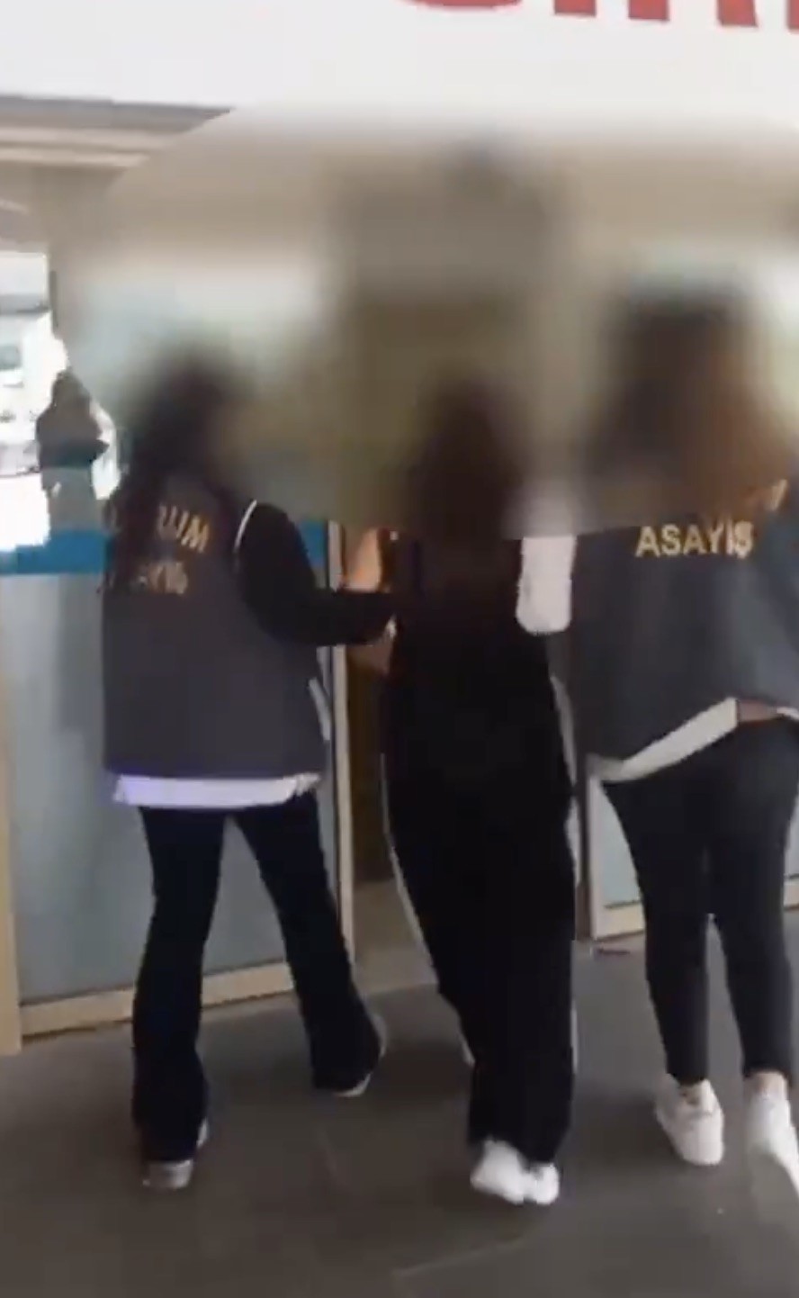 canakkale-de-evlilik-vaadiyle-800-bin-tl-dolandiran-supheli-kactigi-sirada-erzurum-da-yakalandi