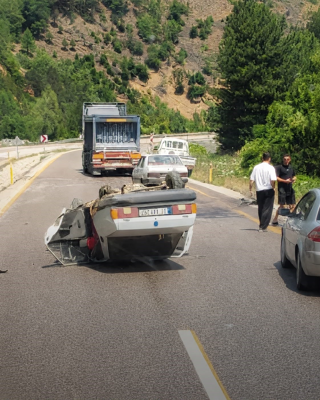 kastamonu-da-iki-otomobil-carpisti-3-yarali