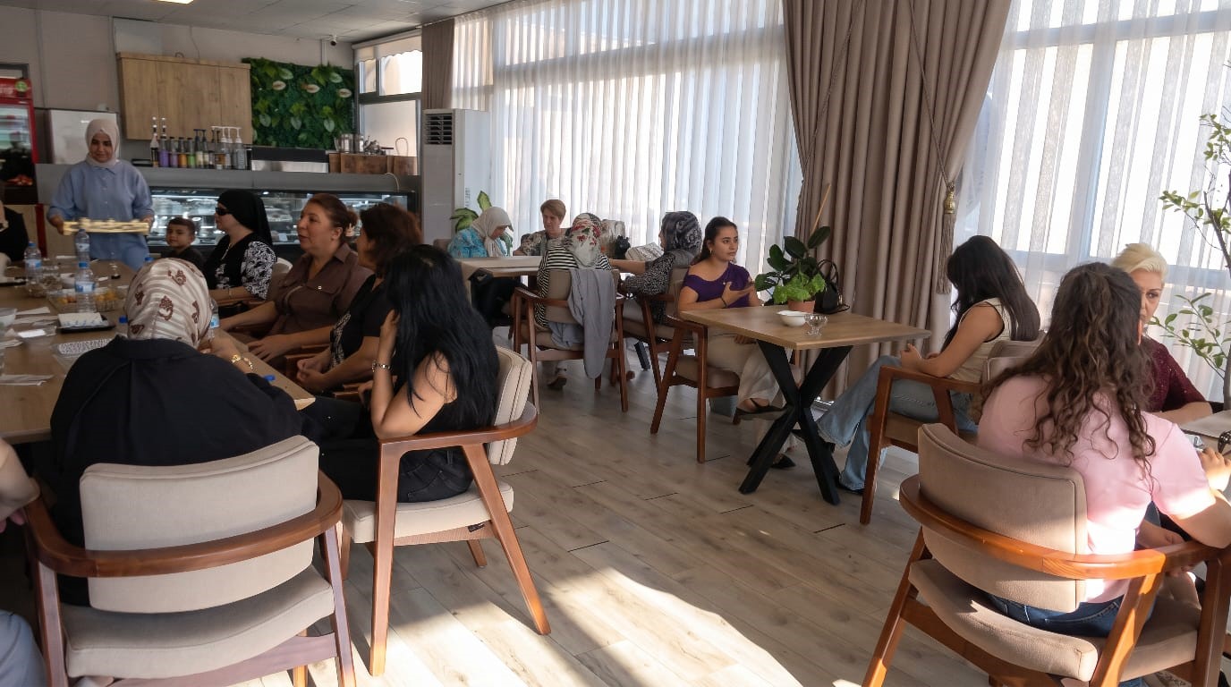kilis-te-kadin-kafe-de-kadinlara-ucretsiz-destek