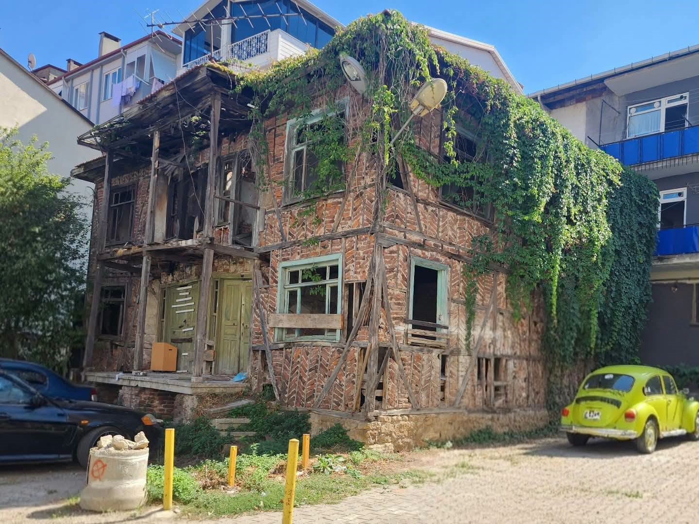 tarihi-miras-kutuphane-olarak-yeniden-hayat-bulacak