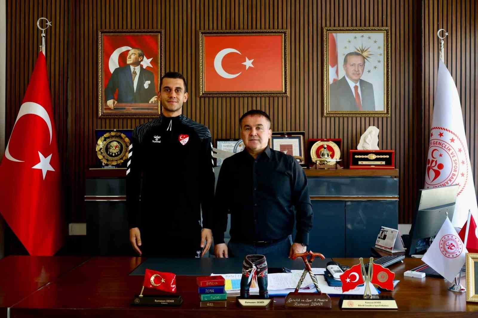 bilecikli-hakem-klasman-yardimci-hakemligine-yukseldi