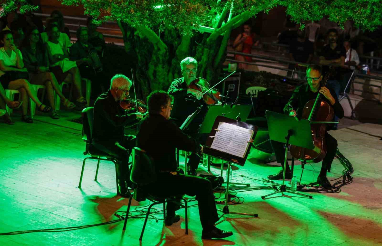 dunyaca-unlu-macar-gruptan-unutulmaz-gece