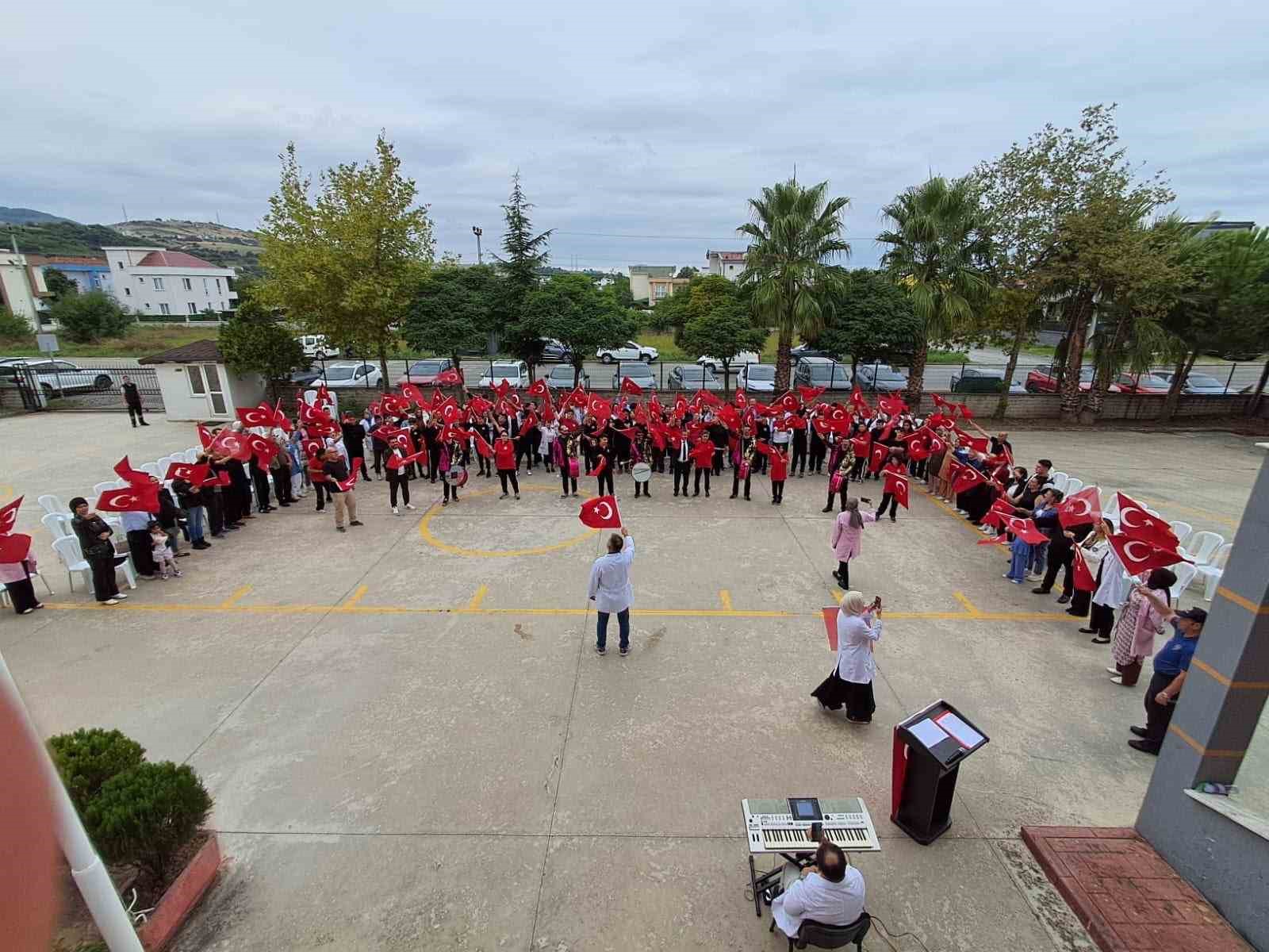 samsun-da-ozel-ogrencilerden-ilkogretim-haftasi-na-renkli-kutlama