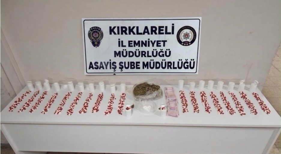 luleburgaz-da-sirt-cantasindan-uyusturucu-cikan-sahis-tutuklandi