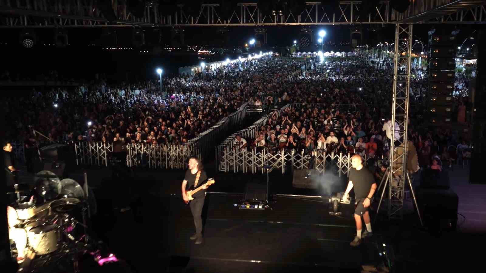 gomec-te-5-uluslararasi-zeytindali-kultur-sanat-ve-baris-festivali-basladi