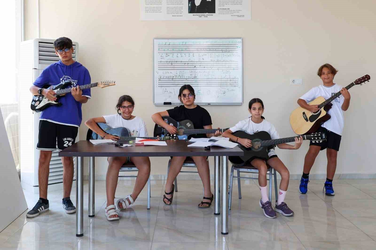 efeler-de-muzik-akademisi-kurslari-basliyor