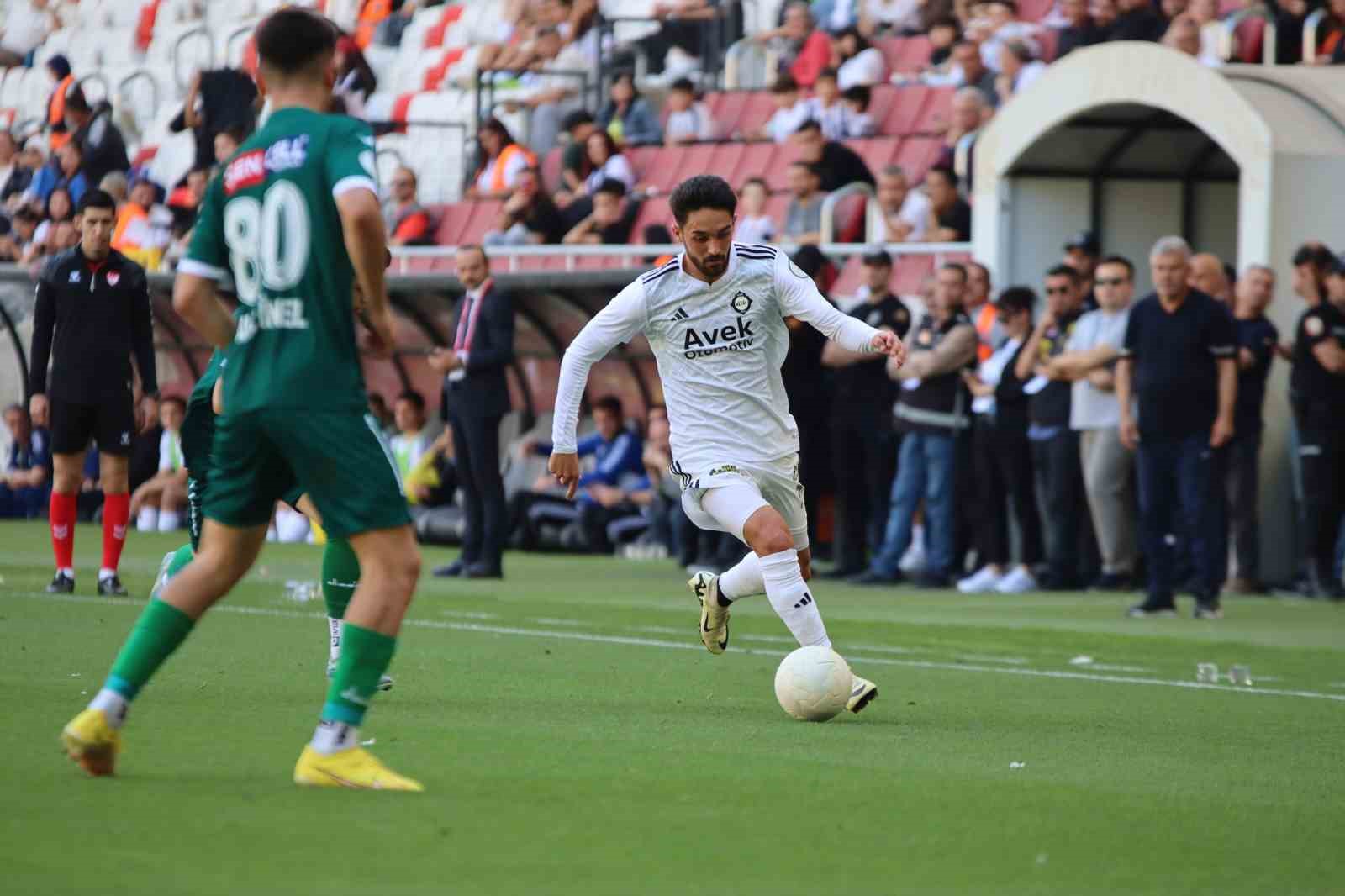 altayli-onur-efe-gaziemir-spor-la-anlasti