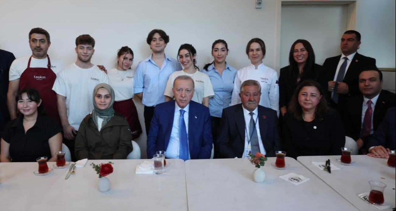 cumhurbaskani-erdogan-dan-new-york-ta-turk-pastanesine-ziyaret