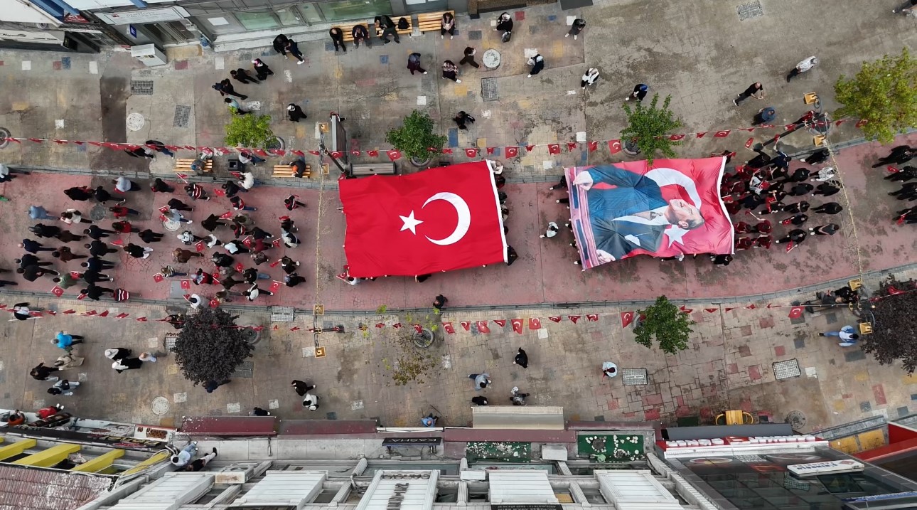kahramanlarla-kardeslik-yolunda-adim-adim-yuruduler