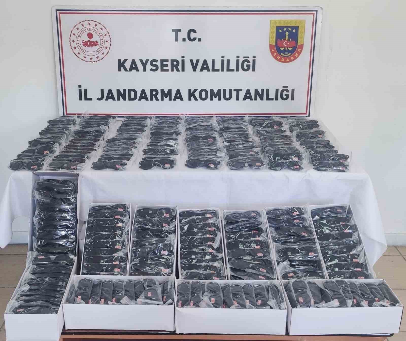kargo-yolu-ile-3-milyon-tl-lik-kacak-gozluge-jandarma-operasyonu