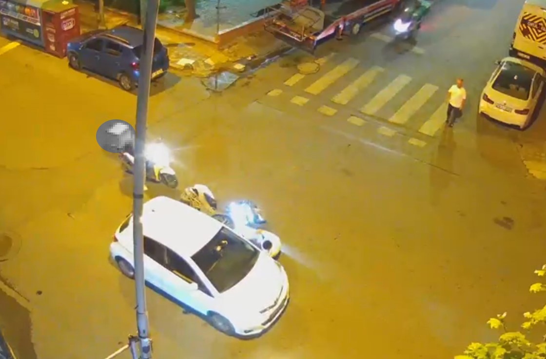 bahcelievler-de-motosiklet-surucusunun-ani-hareketi-kazaya-yol-acti