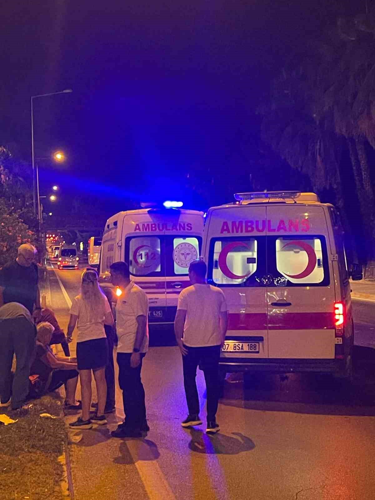 alanya-da-otomobilin-carptigi-cek-turist-hayatini-kaybetti