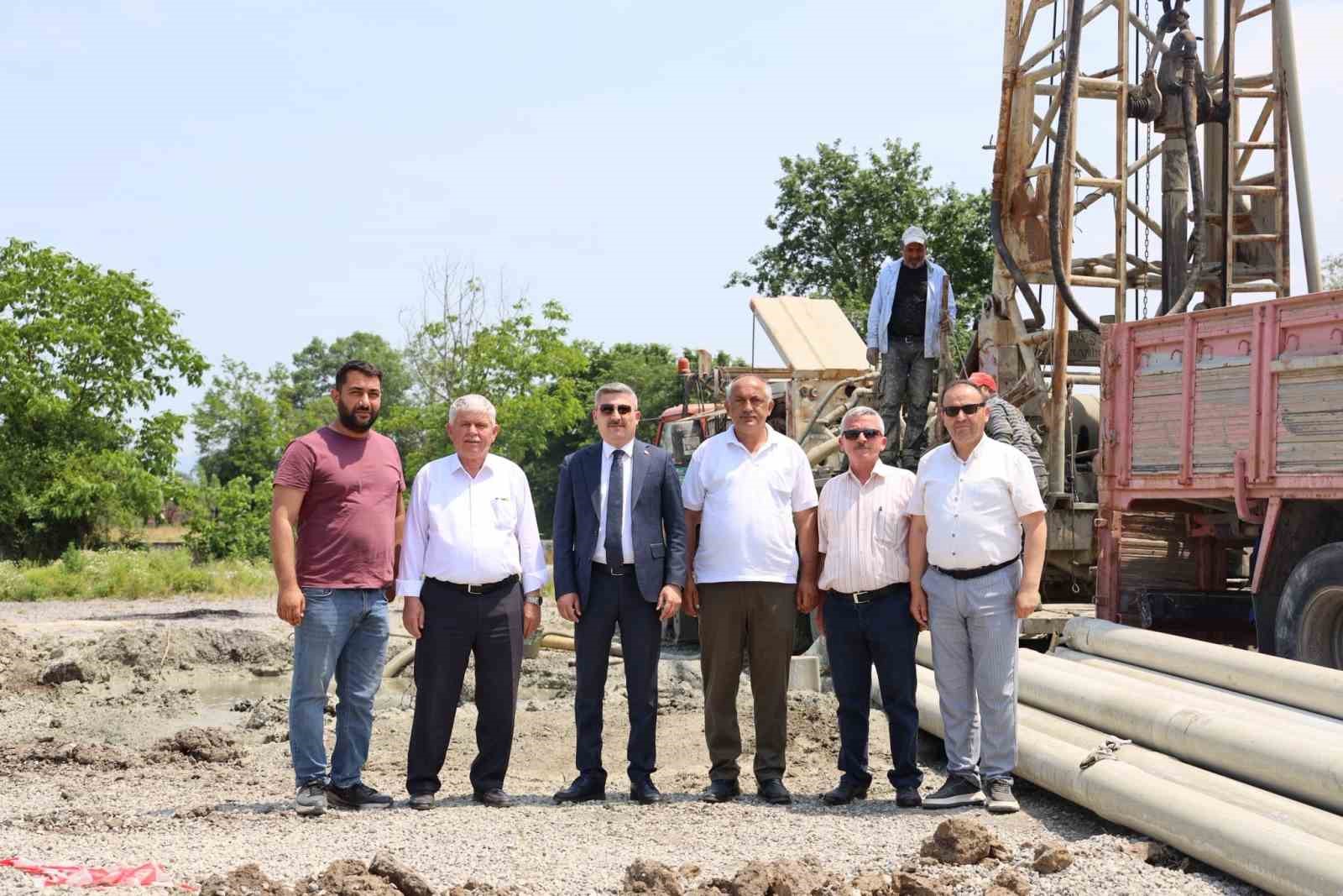 dikmeli-koyu-nde-icme-suyu-icin-sondaj-calismalari-suruyor