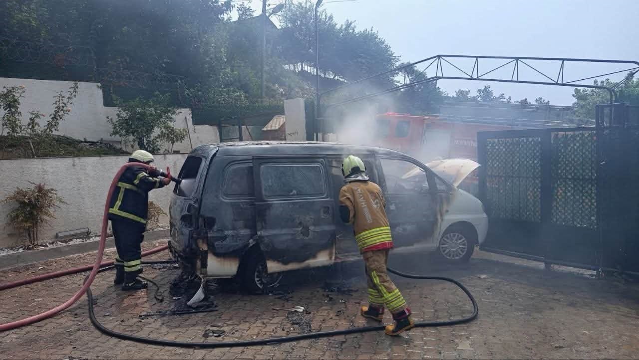 payas-ta-minibus-alevlere-teslim-oldu