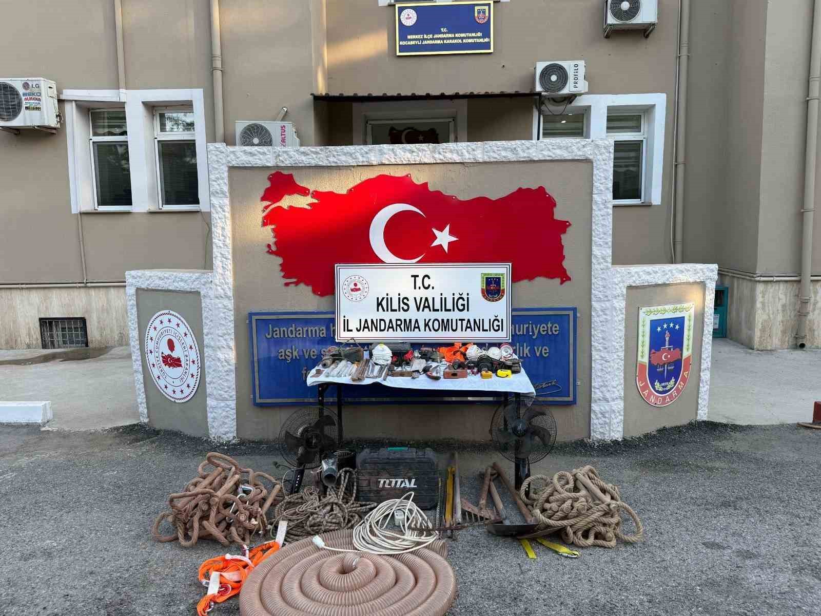 kilis-te-kacak-kaziya-sucustu-4-supheli-yakalandi