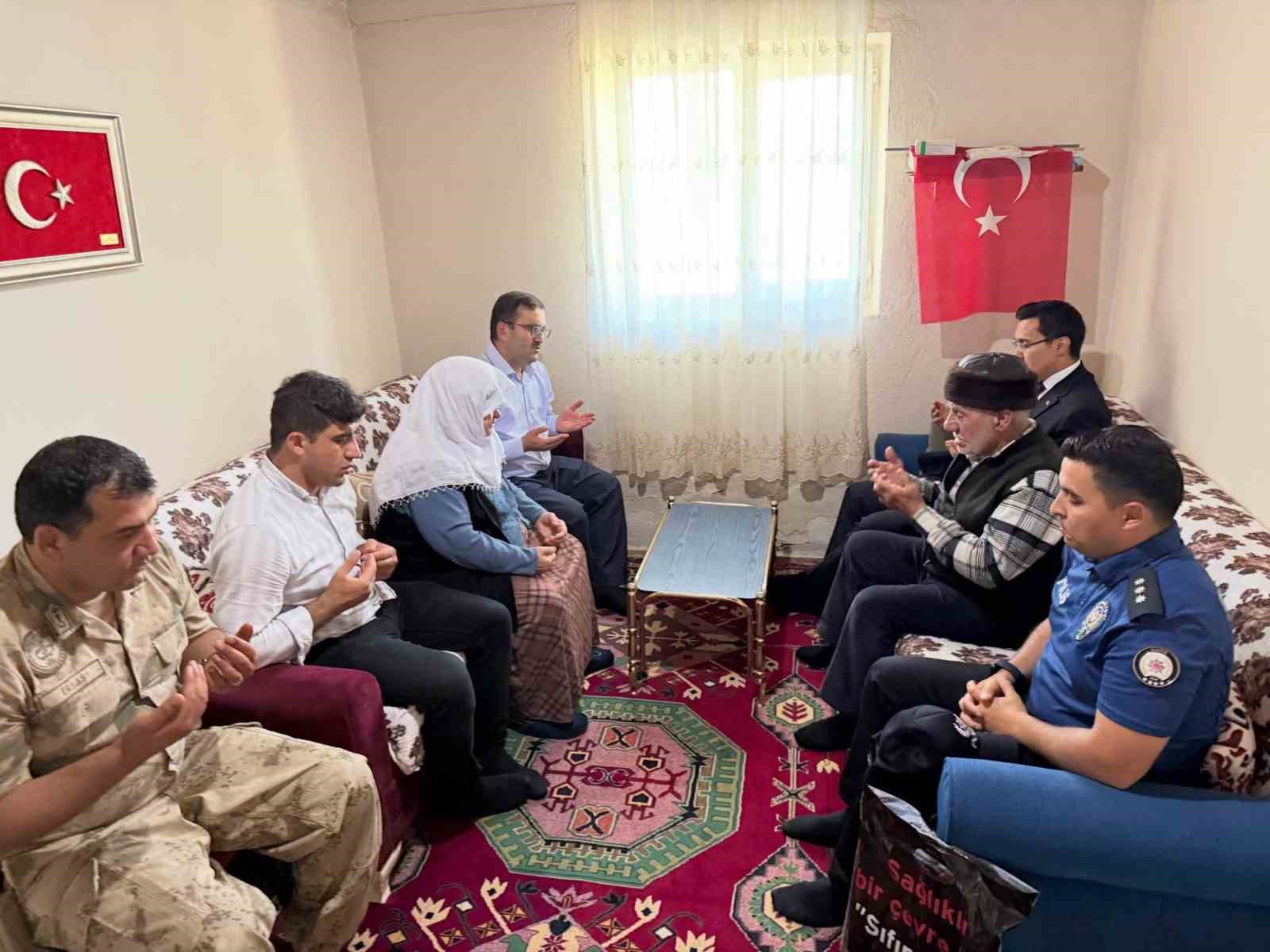 akyaka-da-15-temmuz-da-sehit-aileleri-ve-gazilere-vefa-ziyareti