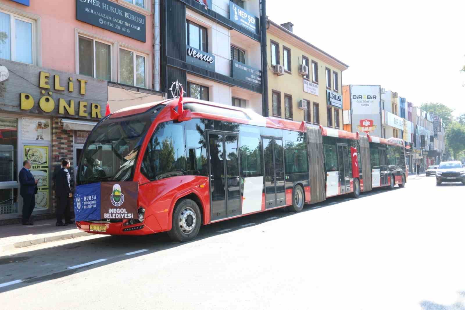bursa-nin-metrobusu-ilk-kez-inegol-de-gorucuye-cikti
