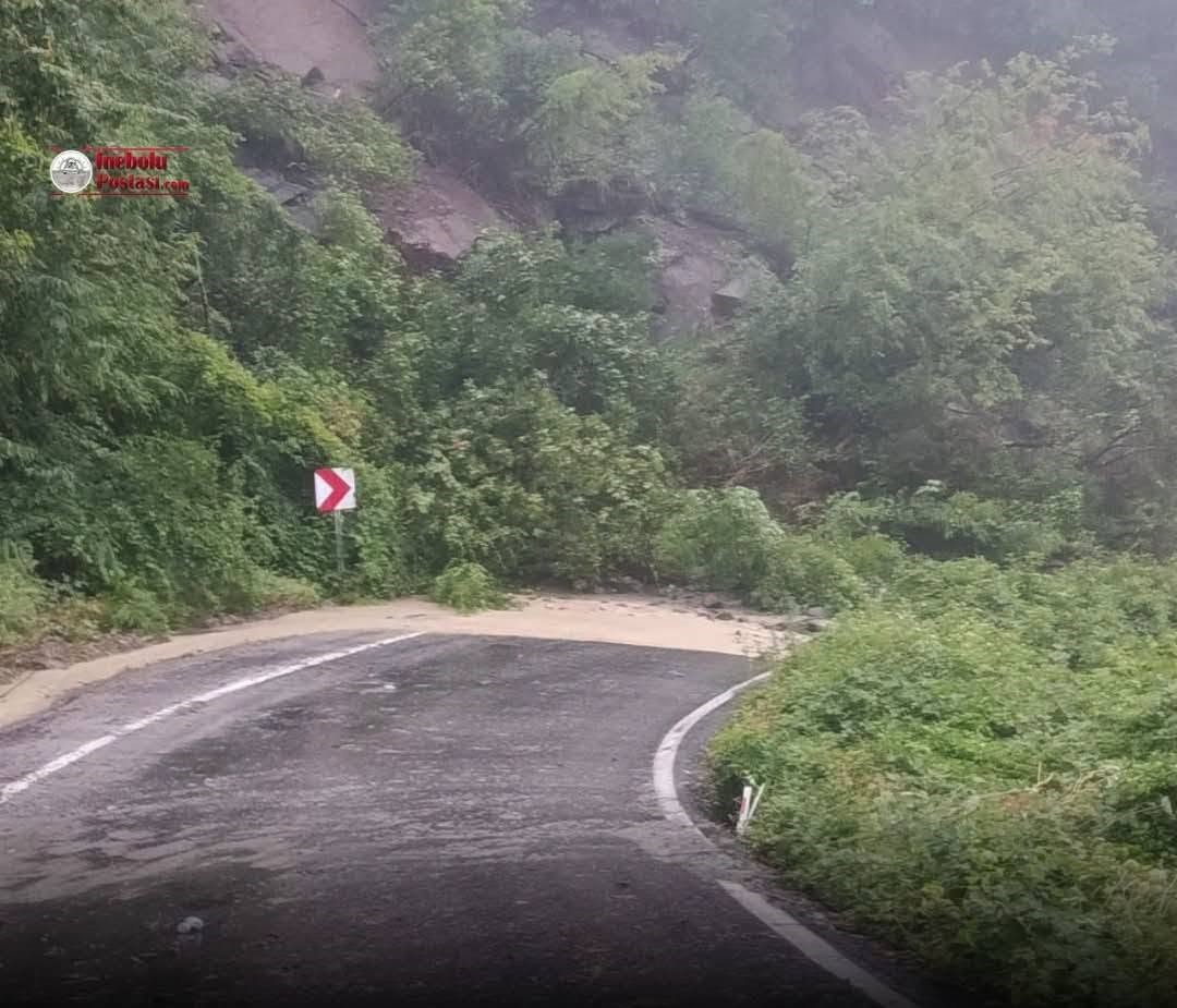 heyelan-nedeniyle-ulasima-kapanan-cide-doganyurt-yolu-ulasima-acildi