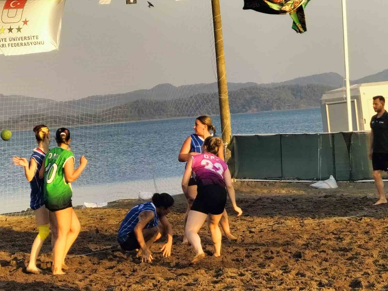 plaj-hentbolu-koycegiz-de-tum-heyecani-ile-devam-ediyor