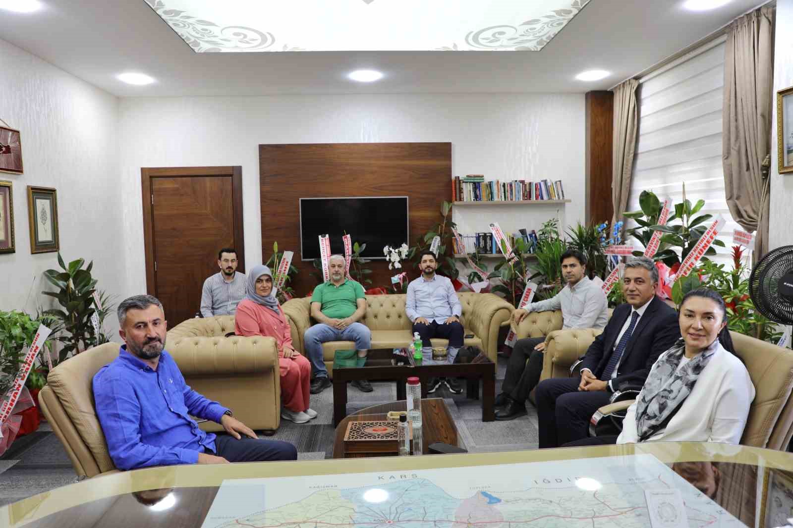 ak-parti-heyetinden-agri-milli-egitim-muduru-cakan-a-tebrik