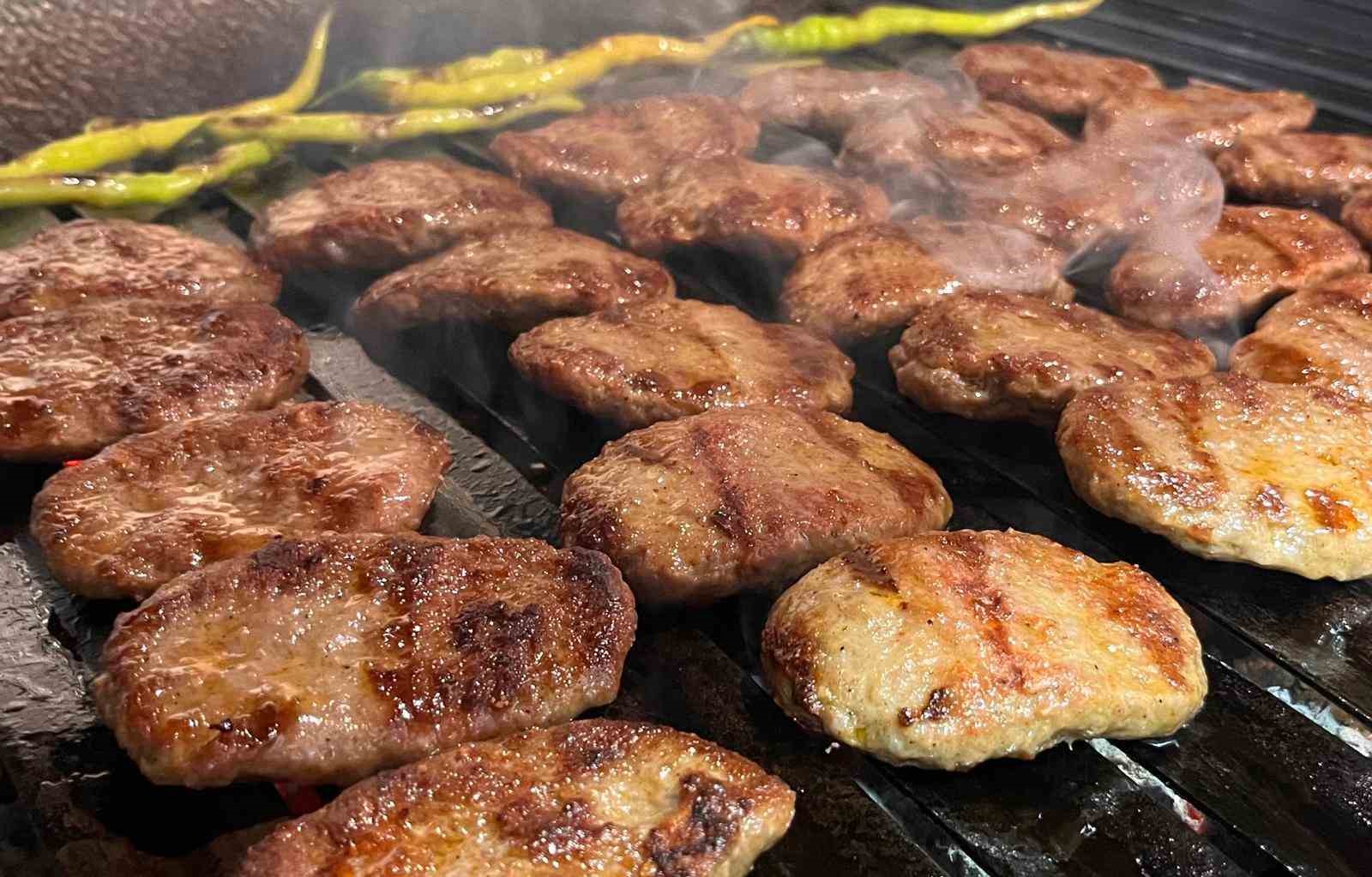 tescilli-cerkezmusellim-pabuc-koftesinin-lezzeti-44-yildir-degismedi