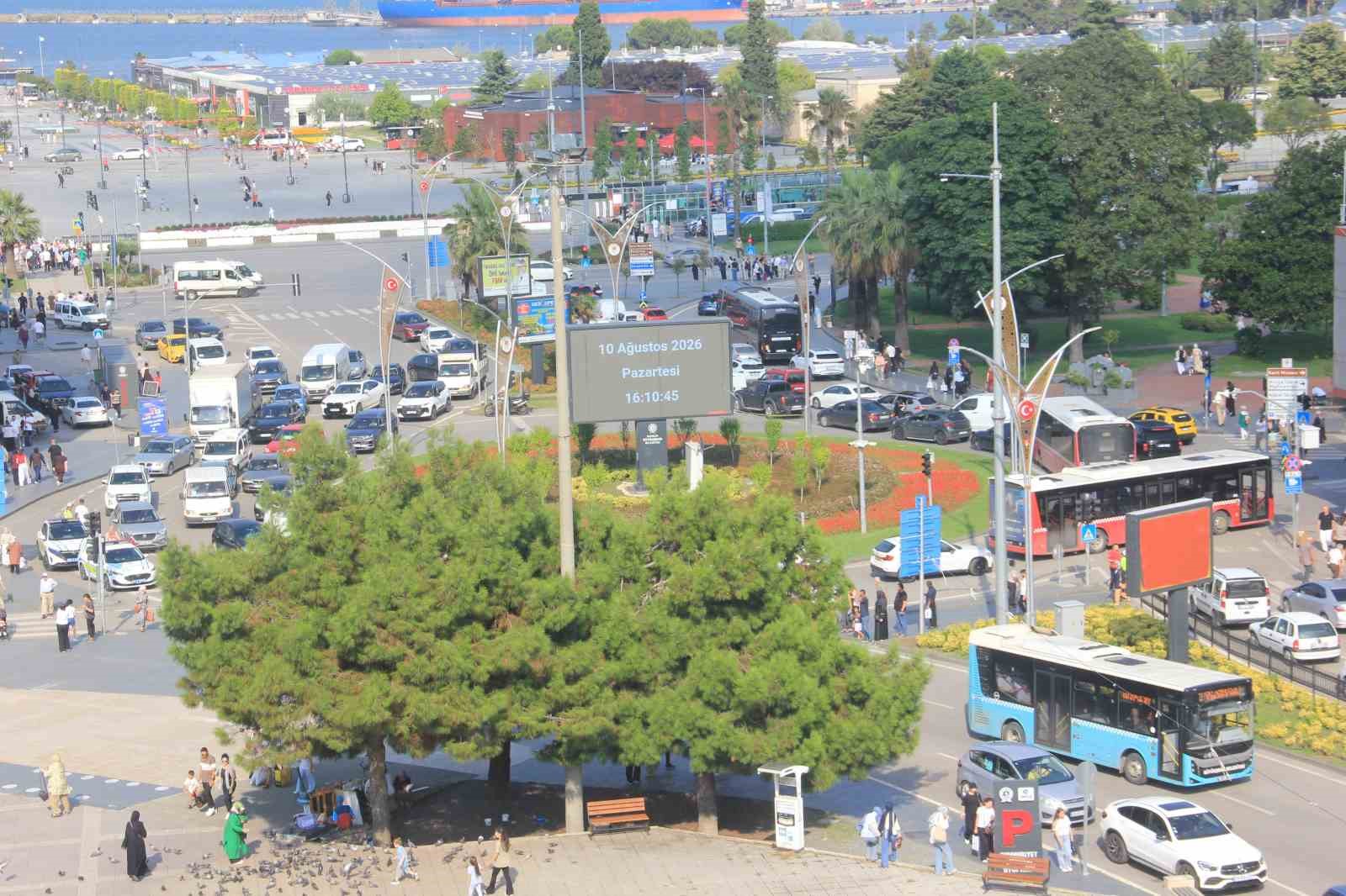 meydanda-trafik-yogunlugu