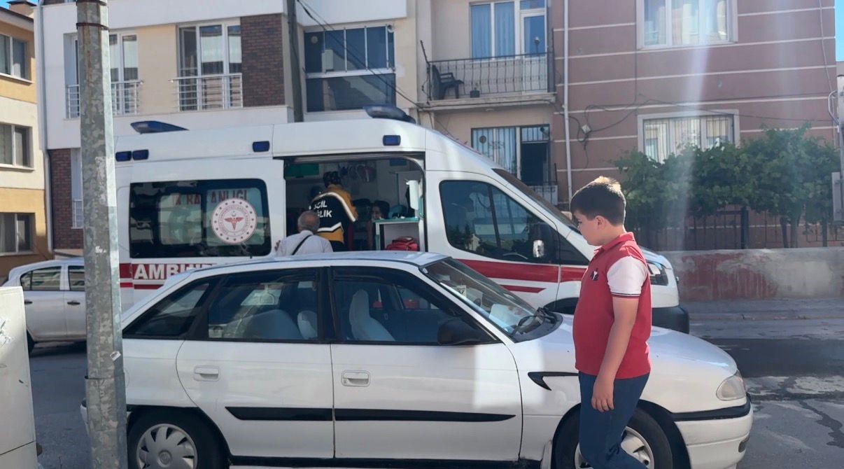 benzin-doldurulan-motorlu-tirpan-alev-aldi-cikan-yanginda-2-kisi-dumandan-etkilendi